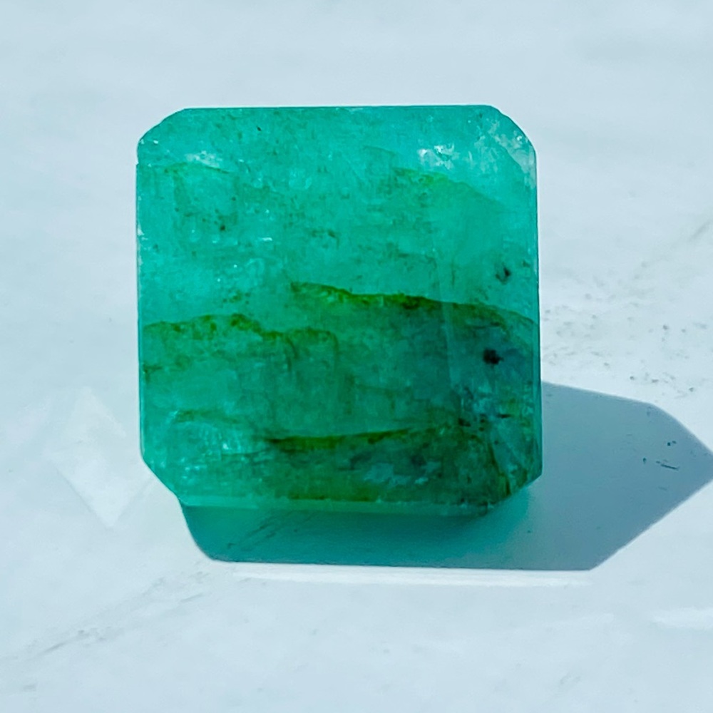5.3 carats Brazilian emerald